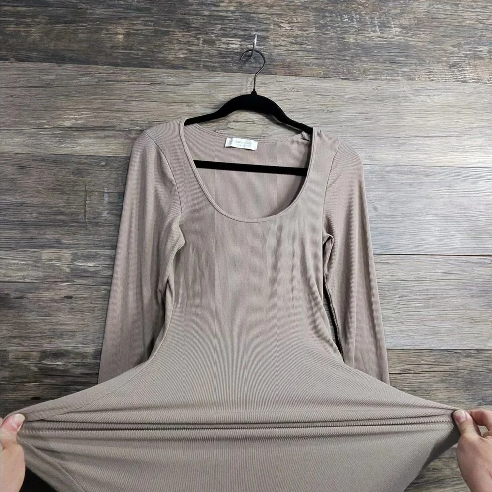 Abercrombie & Fitch Long-Sleeve Maxi Ribbed Dress in Taupe
